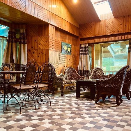 Woods Villa- A Luxury Mountains View Cottages Manāli Exteriér fotografie