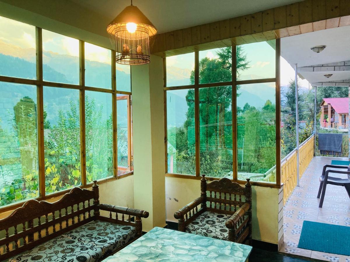 Woods Villa- A Luxury Mountains View Cottages Manāli Exteriér fotografie
