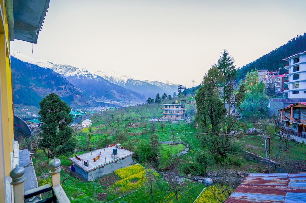 Woods Villa- A Luxury Mountains View Cottages Manāli Exteriér fotografie