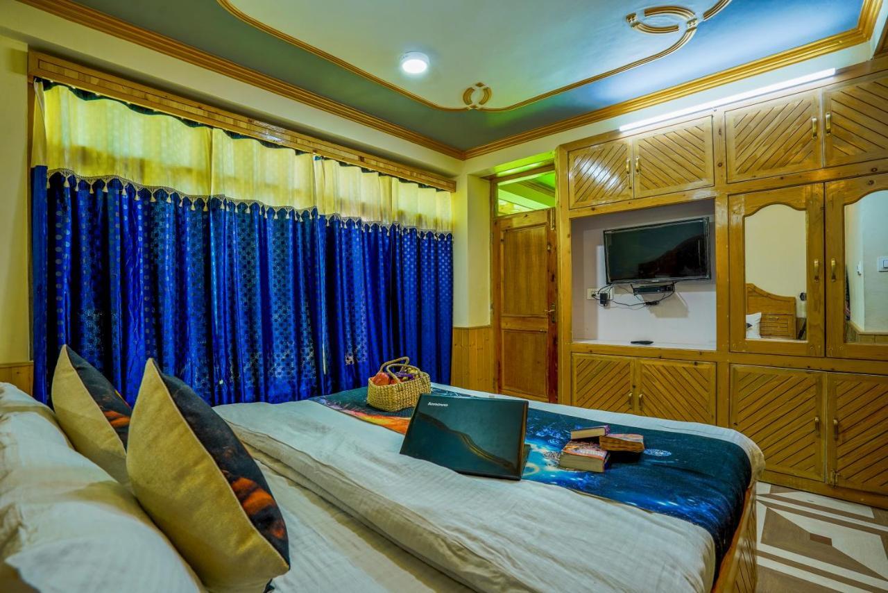 Woods Villa- A Luxury Mountains View Cottages Manāli Exteriér fotografie
