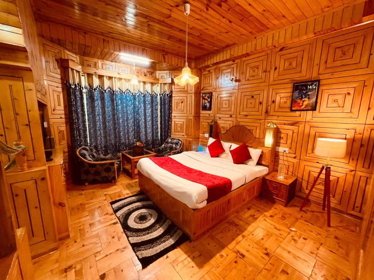 Woods Villa- A Luxury Mountains View Cottages Manāli Exteriér fotografie