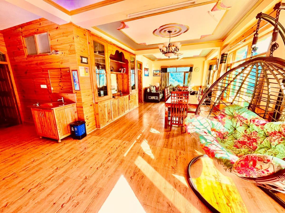 Woods Villa- A Luxury Mountains View Cottages Manāli Exteriér fotografie