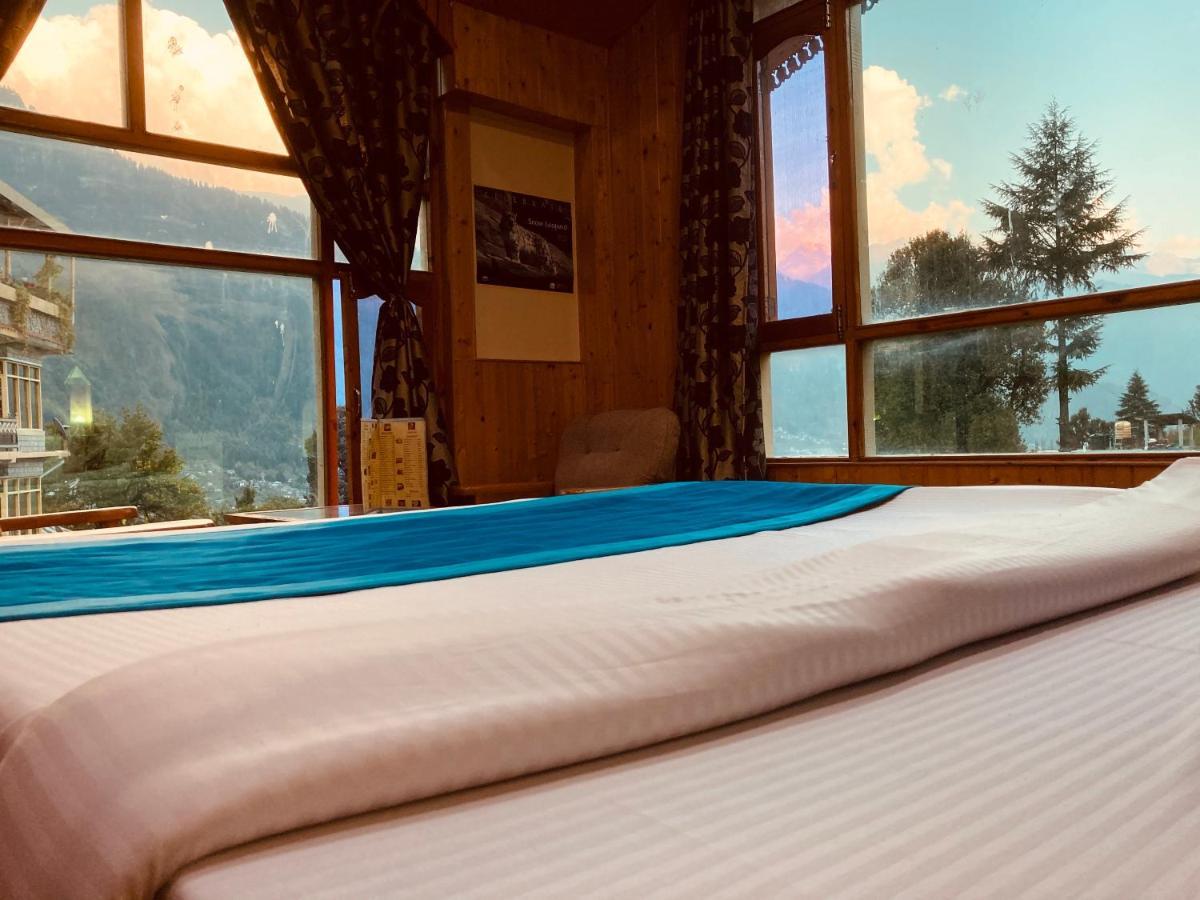 Woods Villa- A Luxury Mountains View Cottages Manāli Exteriér fotografie