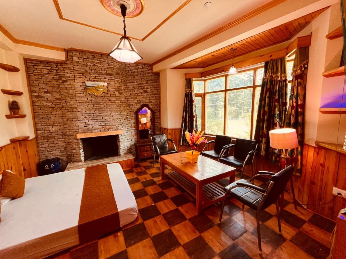 Woods Villa- A Luxury Mountains View Cottages Manāli Exteriér fotografie
