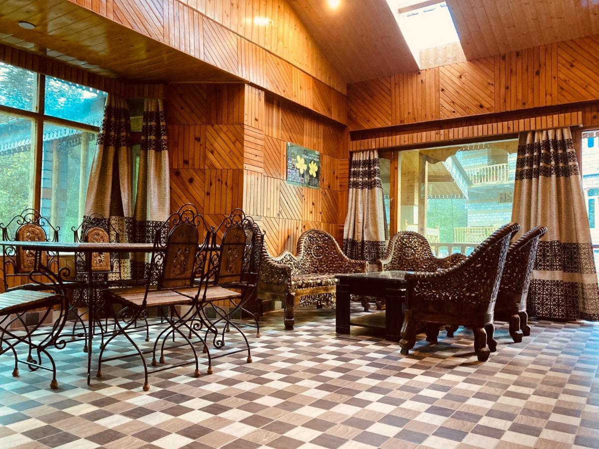 Woods Villa- A Luxury Mountains View Cottages Manāli Exteriér fotografie